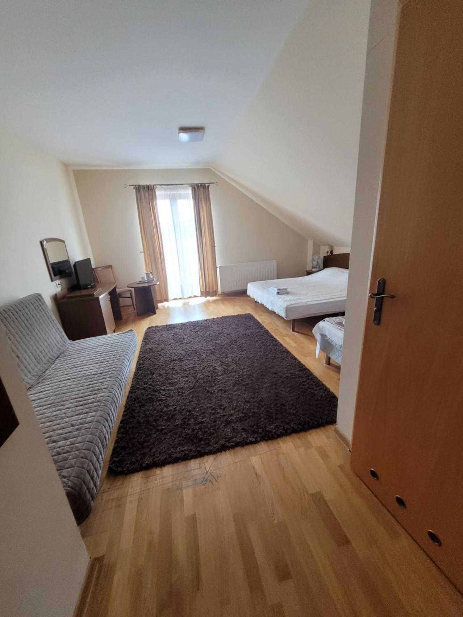 Dworek Biesiadny Radzewice Buitenkant foto