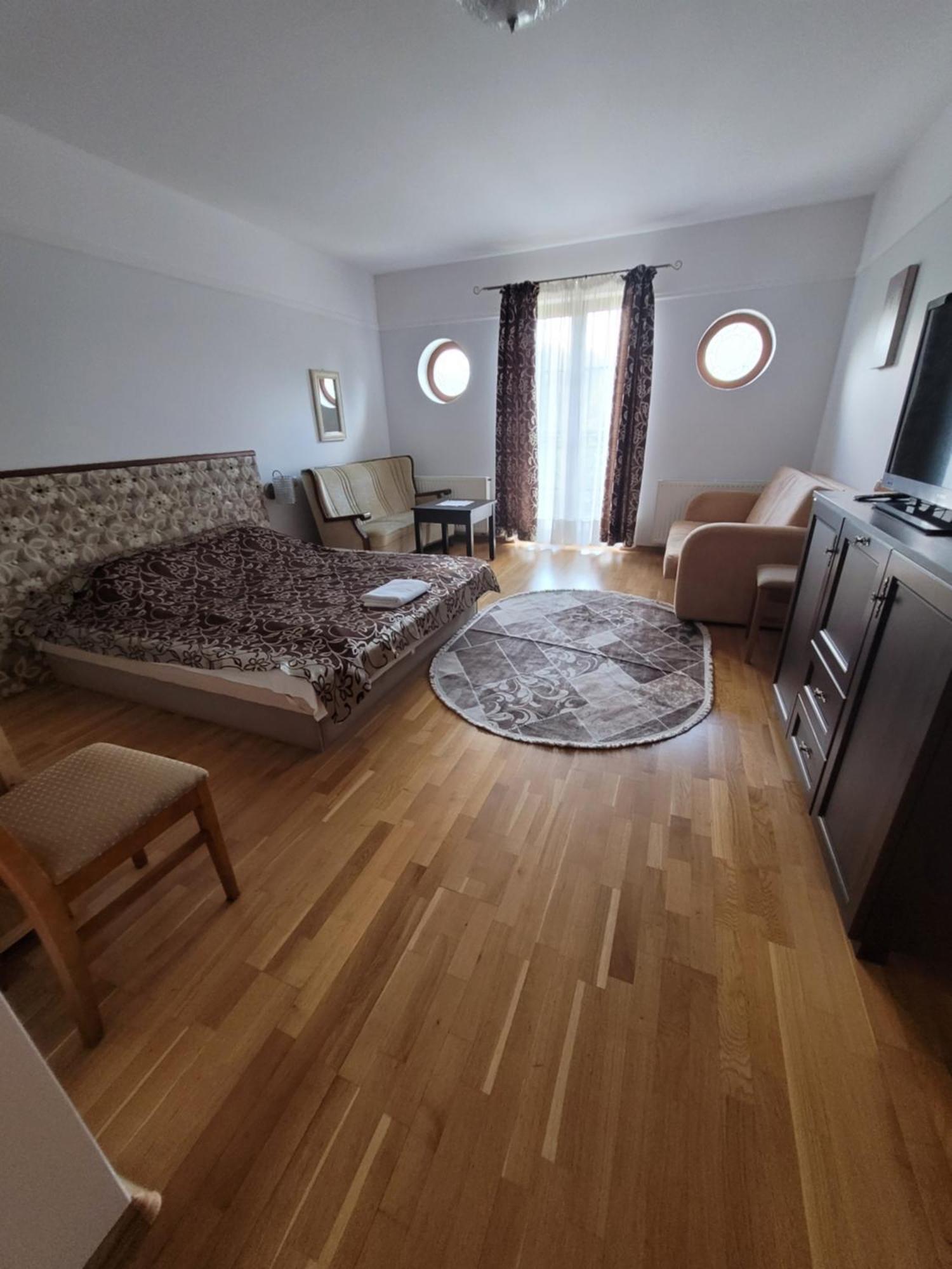 Dworek Biesiadny Radzewice Buitenkant foto