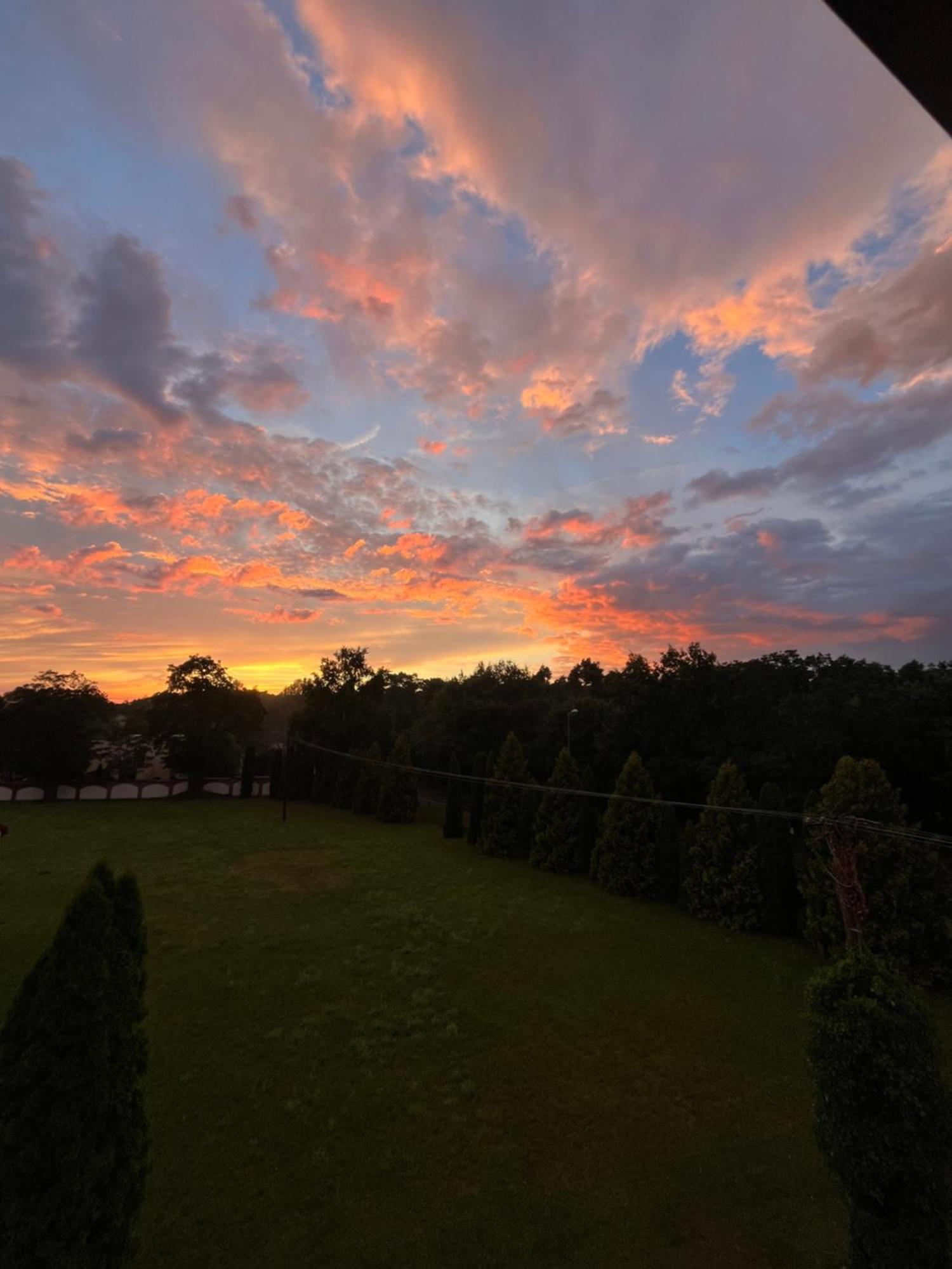 Dworek Biesiadny Radzewice Buitenkant foto